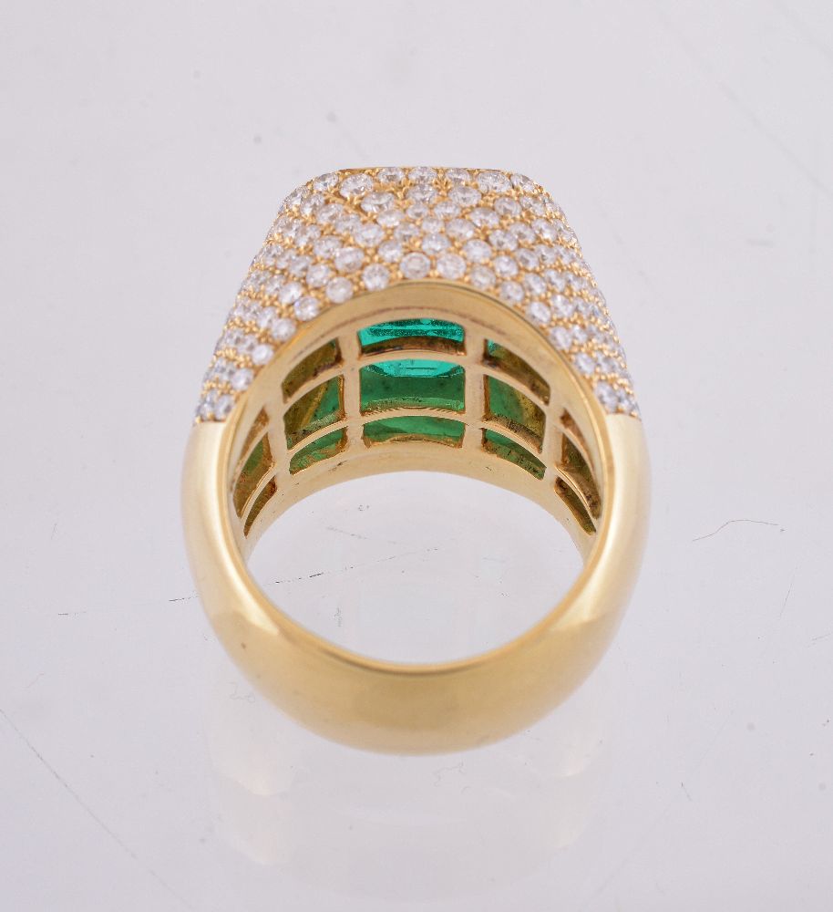 An emerald and diamond dress ring - Image 2 of 3