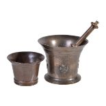 A French or English decorated bronze mortar