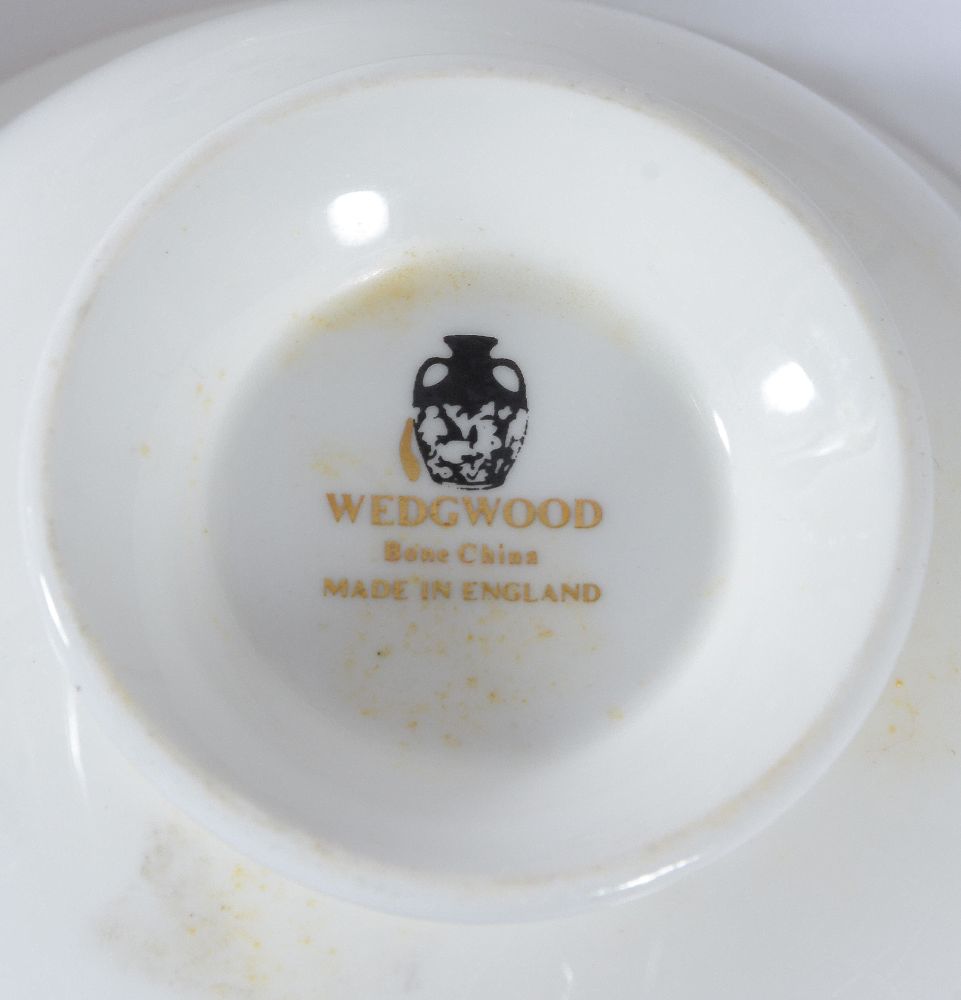 A modern Wedgwood Charnwood pattern part dinner service - Image 4 of 4