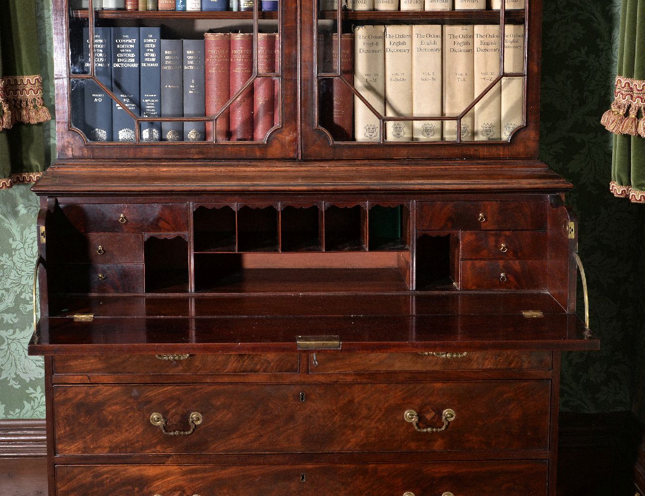 A George III mahogany secretaire bookcase - Image 3 of 3