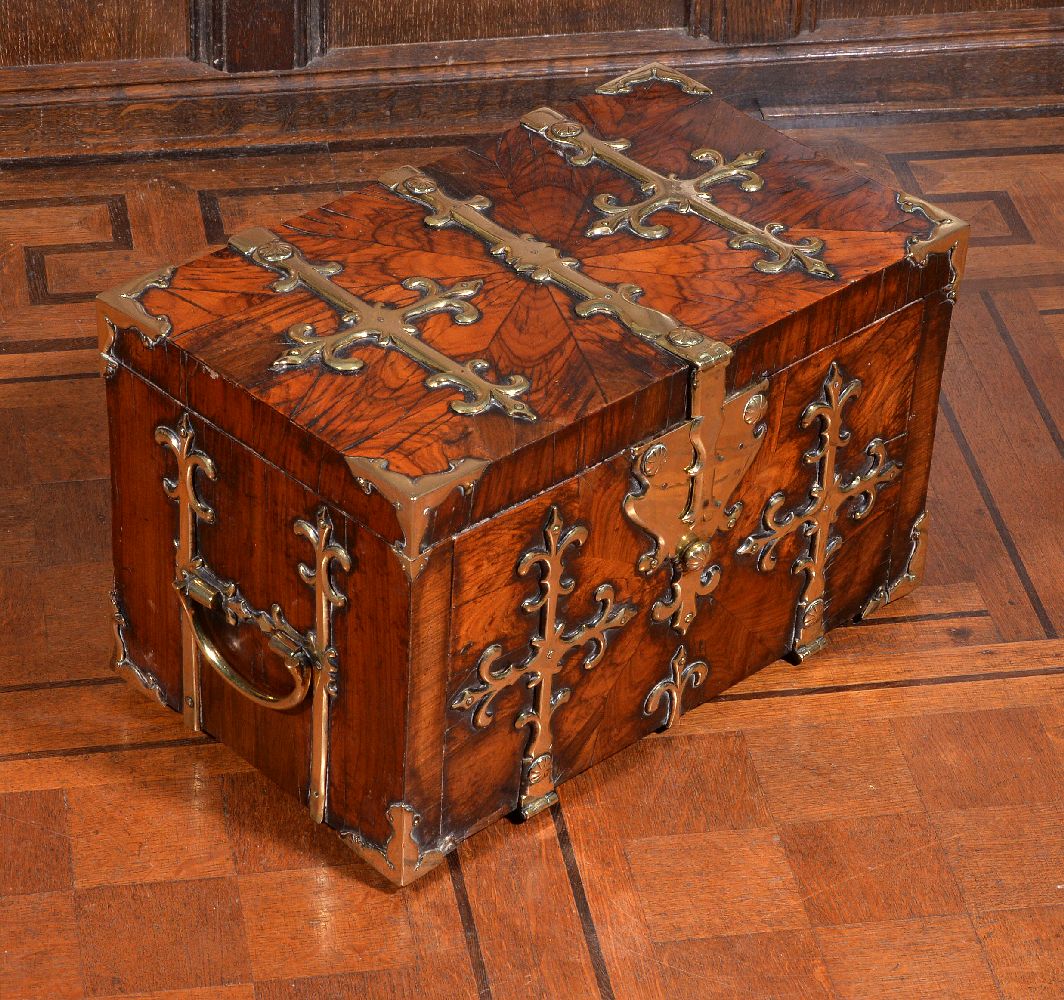 A William and Mary kingwood oyster veneered casket or coffre-fort - Image 2 of 3