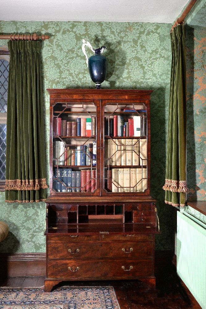 A George III mahogany secretaire bookcase - Image 2 of 3