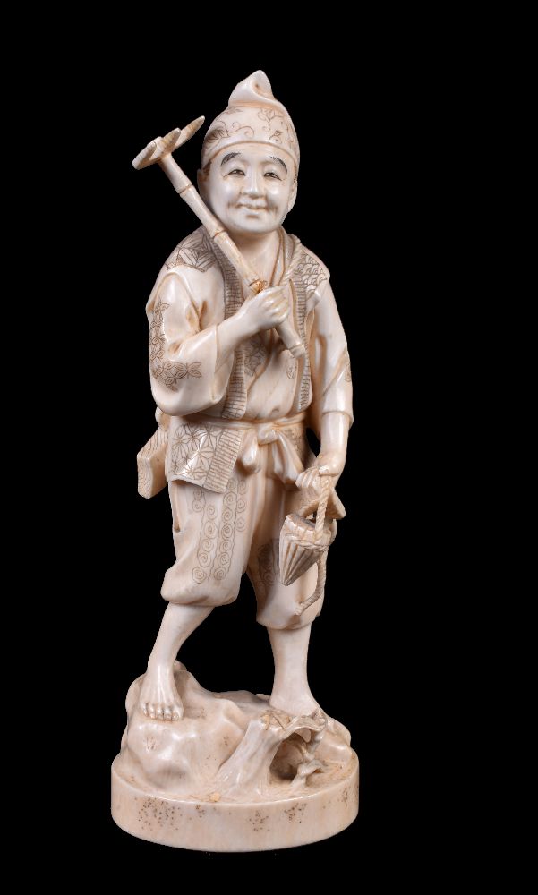 ϒ A Japanese Ivory Okimono of a Farmer with matchlock rifle - Image 7 of 11