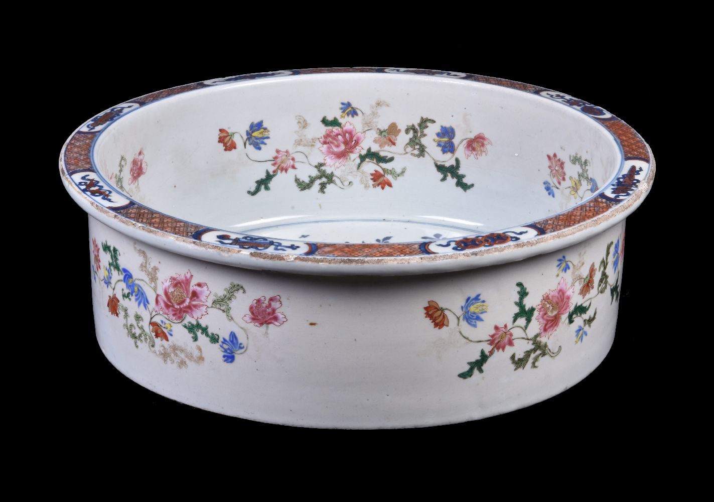 A large Chinese 'Famille Rose' and underglaze blue basin - Image 2 of 5