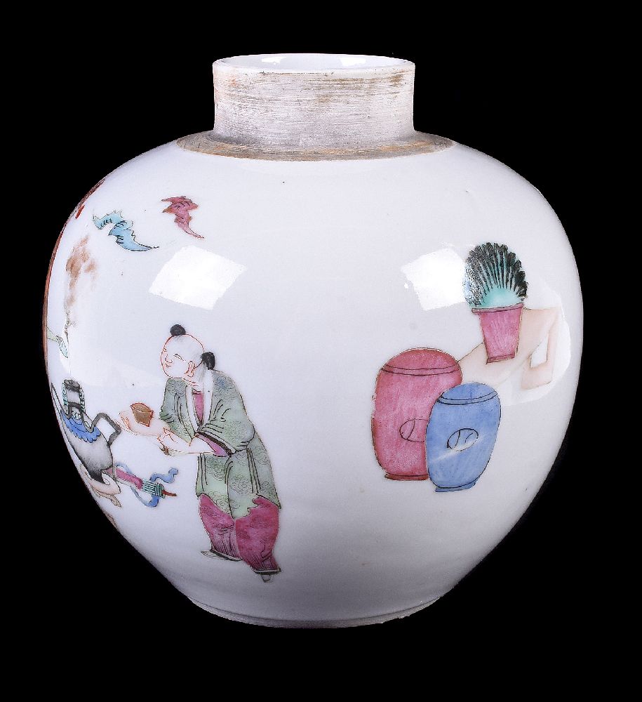 A Chinese 'Famille Rose' vase - Image 2 of 4