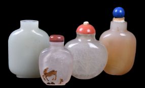 An attractive Chinese agate snuff bottle and stopper