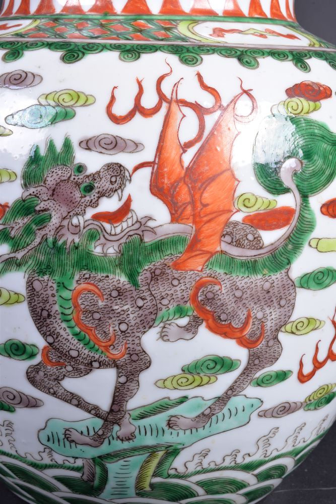 A Chinese 'Famille Verte' vase - Image 5 of 6