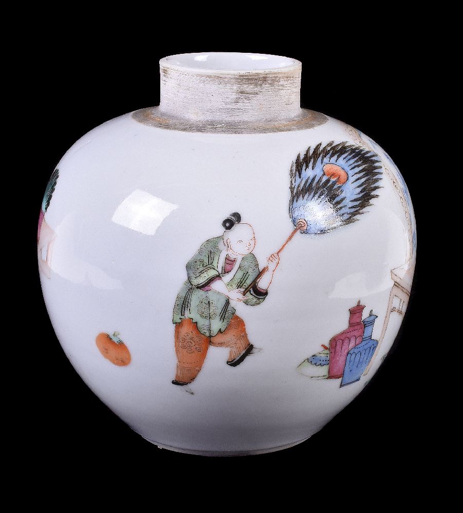 A Chinese 'Famille Rose' vase - Image 3 of 4