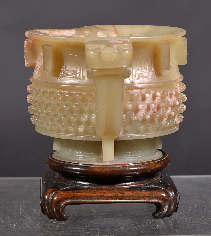 A Chinese celadon and white jade two handled cup - Image 3 of 5