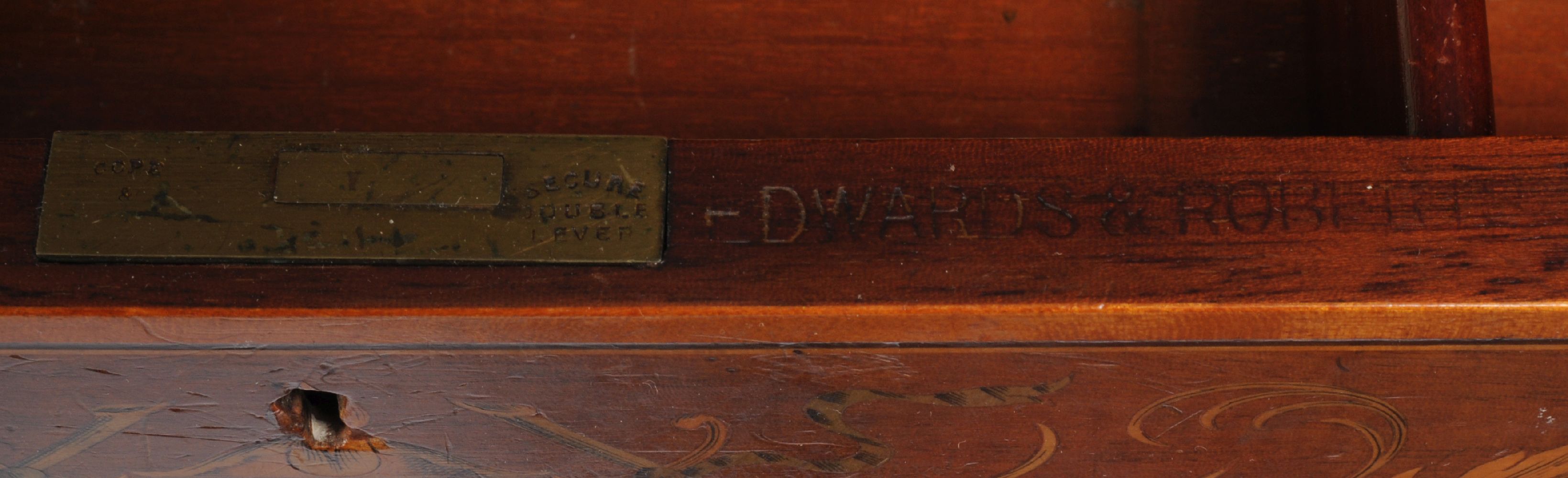 ϒ An Edwardian mahogany and specimen marquetry desk by EDWARDS & ROBERTS - Image 2 of 4