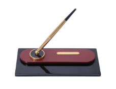 Parker, Premier, a rare limited production Japanese Urushi lacque desk stand with roller ball pen