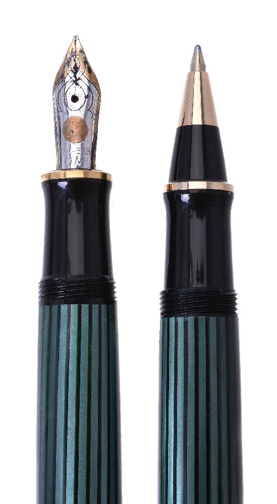 Pelikan, Souveran M400, a green and black fountain pen and roller ball pen - Image 2 of 2