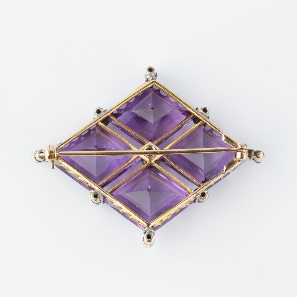 An amethyst and half pearl brooch - Image 2 of 2