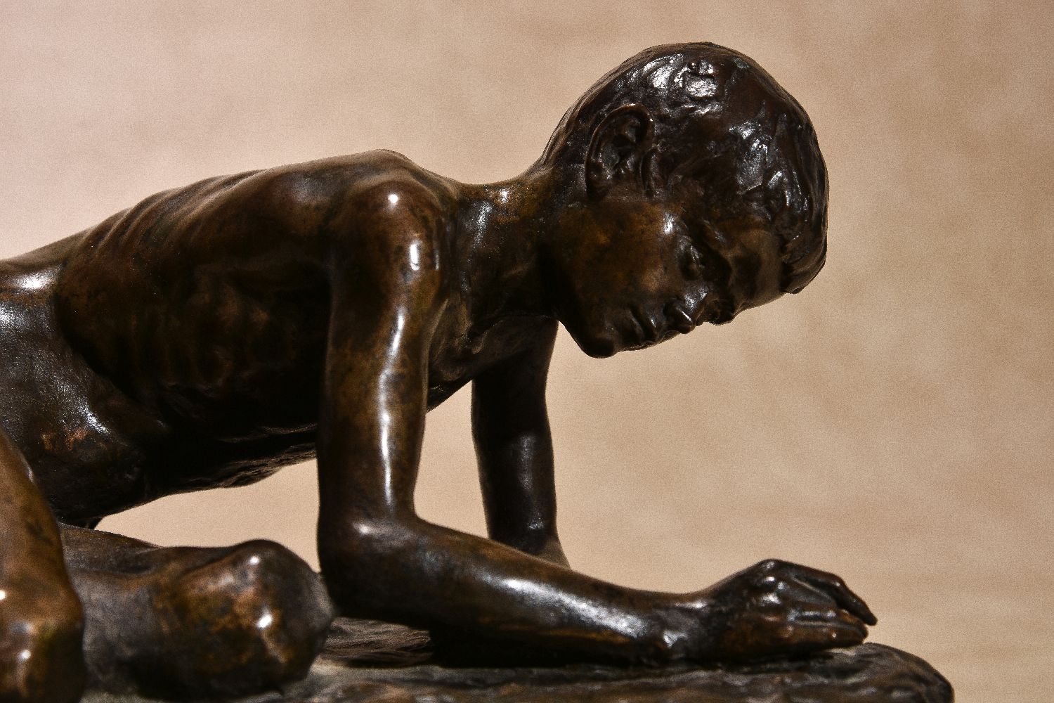 Demétre H. Chiparus, (Romanian, 1886 - 1947), patinated bronze model of a boy on the beach, - Image 3 of 5