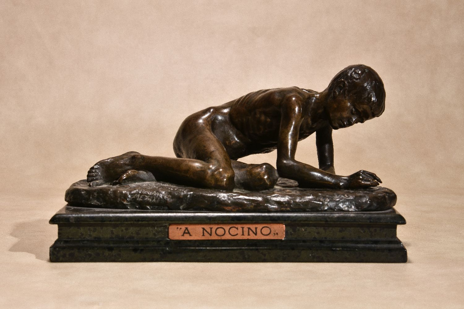 Demétre H. Chiparus, (Romanian, 1886 - 1947), patinated bronze model of a boy on the beach, - Image 2 of 5