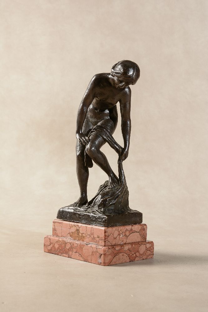 λ Edmund Korosadowicz, (Polish 1872 - 1964), a patinated bronze and marble mounted model of a nude - Image 2 of 4