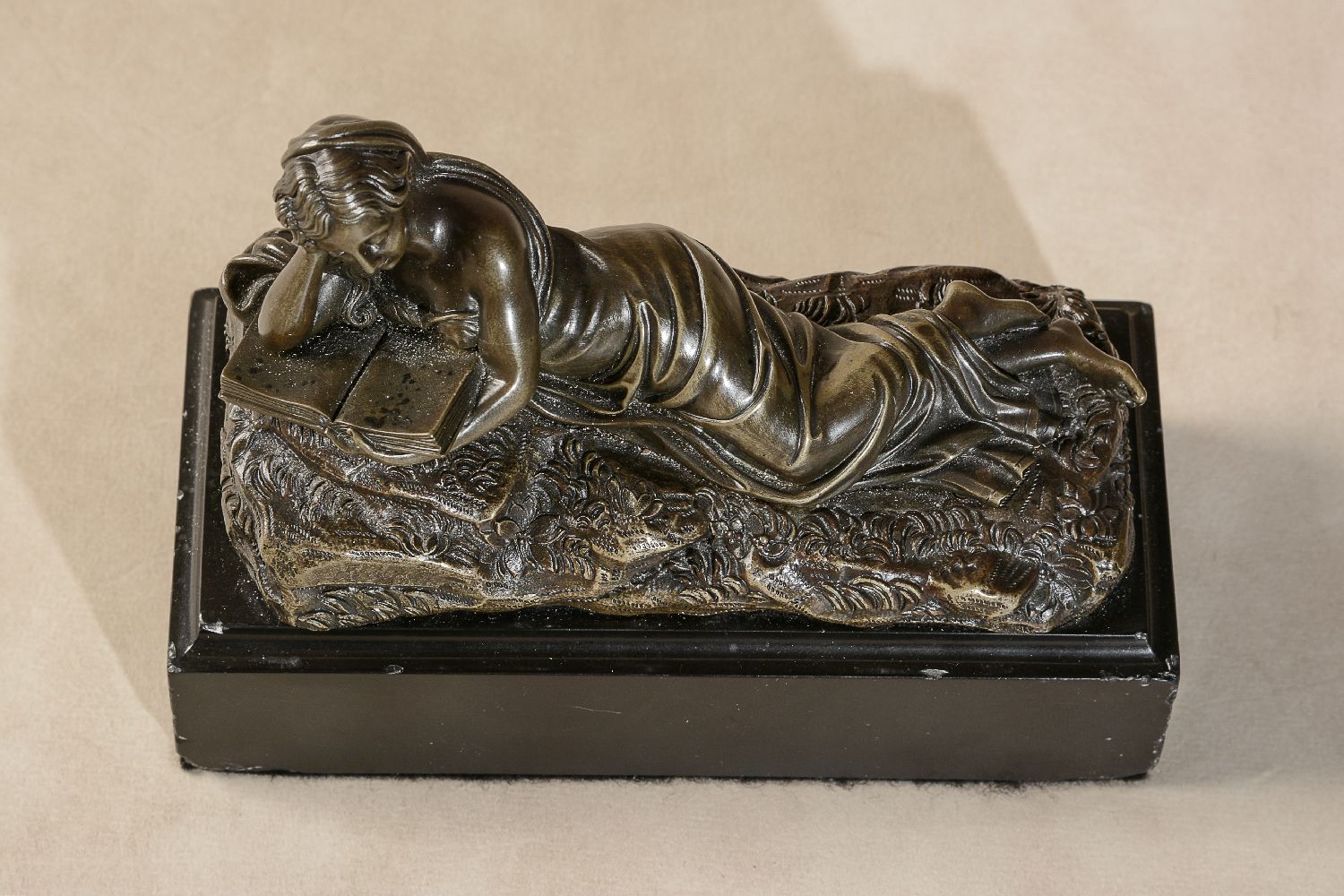 A Continental, probably French gilt bronze figural desk weight in Neoclassical taste, - Image 3 of 6