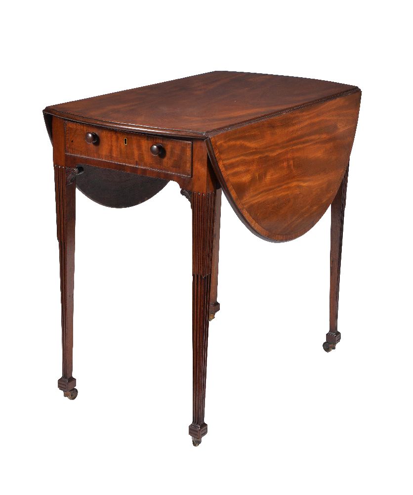 A George III mahogany and crossbanded Pembroke table - Image 2 of 6