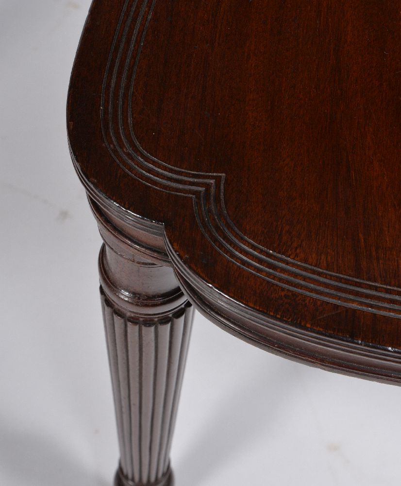 A pair of Regency mahogany hall chairs - Image 5 of 5