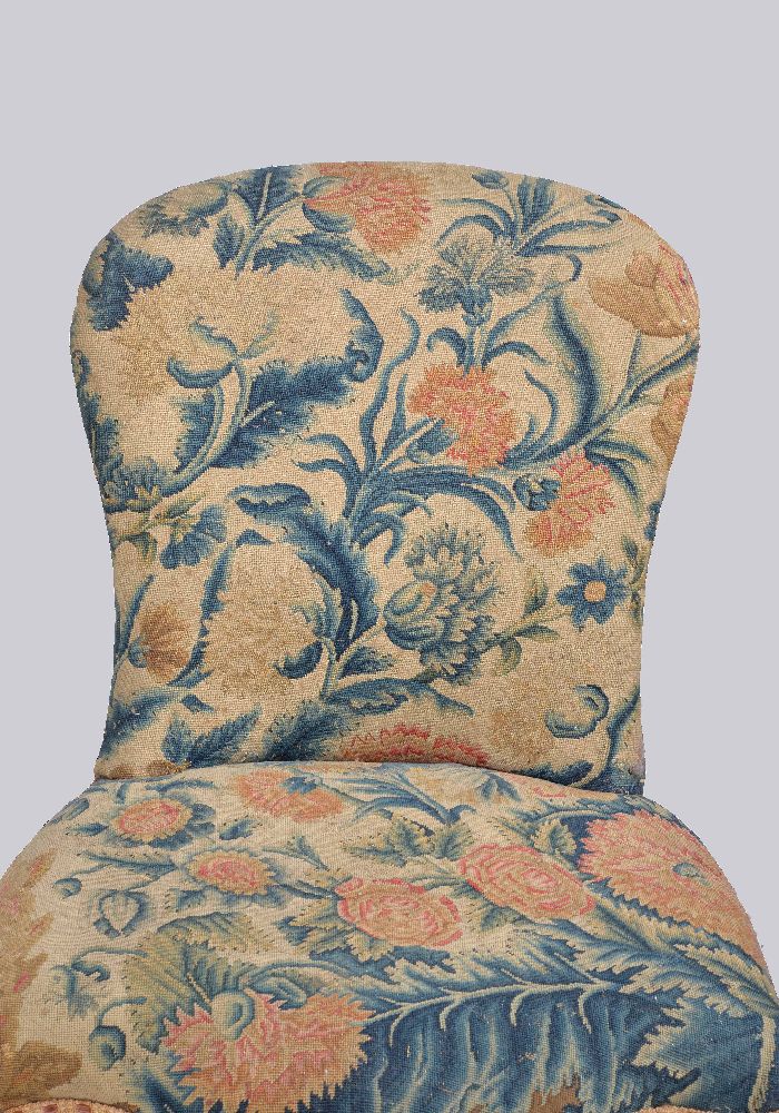 A pair of George III mahogany and needlework upholstered side chairs - Image 4 of 7