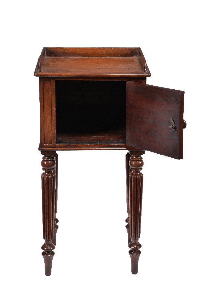 A Regency mahogany bedside cabinet - Image 4 of 4