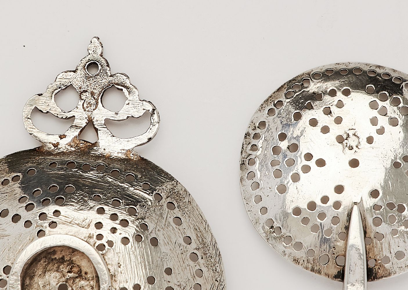 A late 17th century Dutch silver toy orange or lemon strainer by Lodewijk Eylof - Image 2 of 2