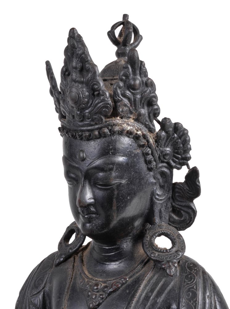 Three bronze or copper alloy figures of Bodhisattvas - Image 6 of 10