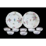 A pair of Worcester porcelain plates