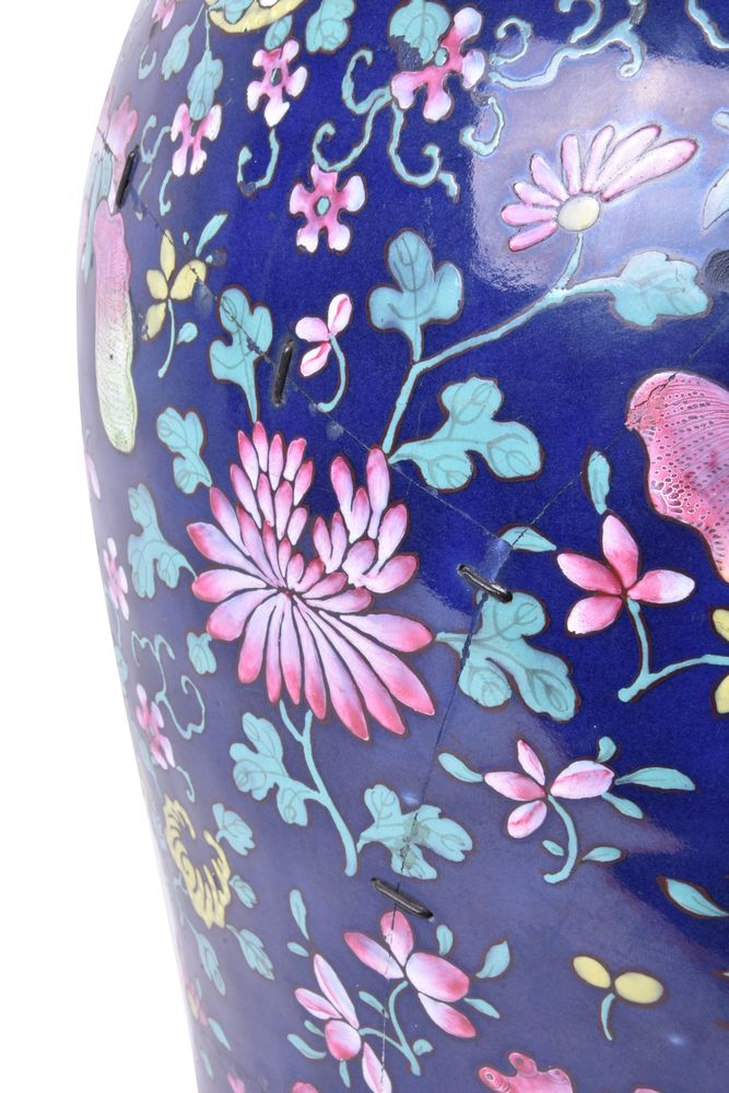 A large Chinese Famille Rose blue-ground vase - Image 4 of 5