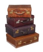 ϒ A group of vintage luggage