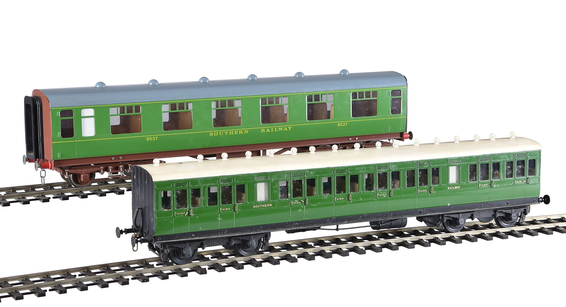 A collection of SR twin bogie suburban and corridor coaches - Image 5 of 6