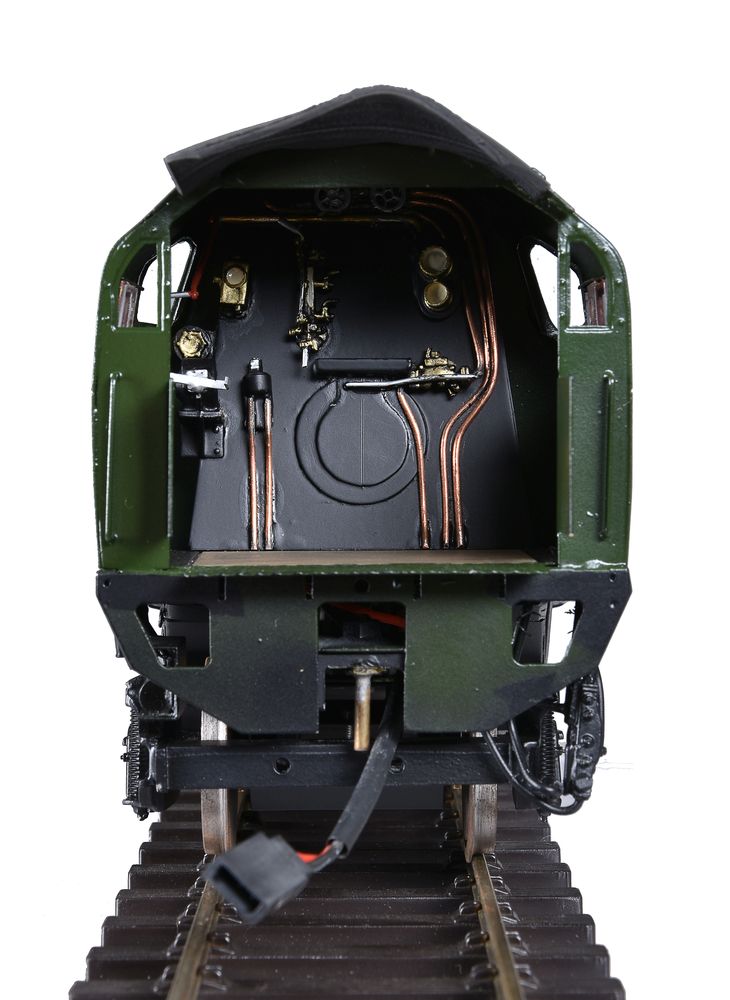 A gauge 1 model of a British Railways 4-6-2 rebuilt Merchant Navy Class tender locomotive No 35028 - Image 4 of 4