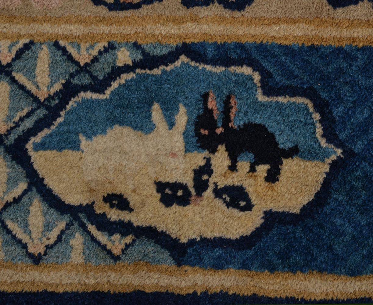 A Chinese carpet - Image 5 of 7