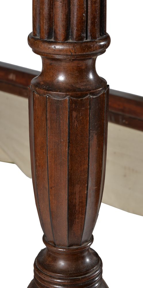 A mahogany four post bed - Image 4 of 6