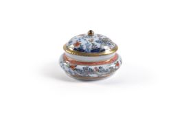 A Meissen Hausmalerie sugar box and cover, mid 18th century, in the manner of F.J. Ferner, blue