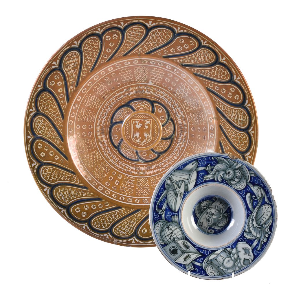 An Italian maiolica crespina