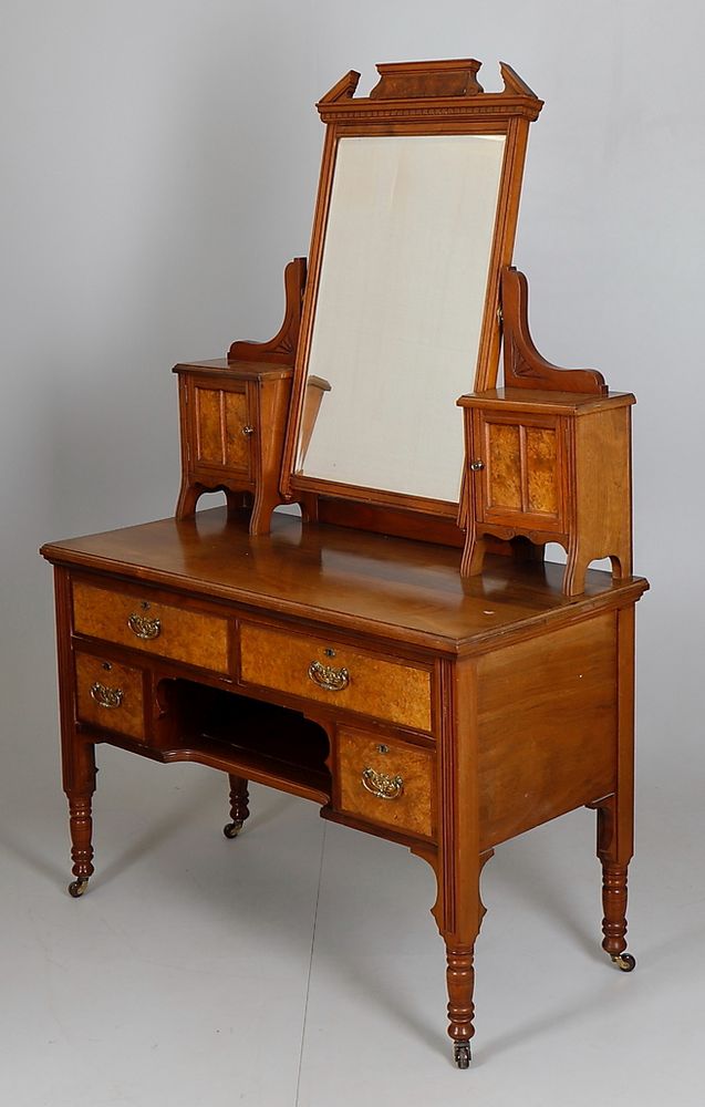 A late Victorian walnut and burr walnut dressing table - Image 2 of 3