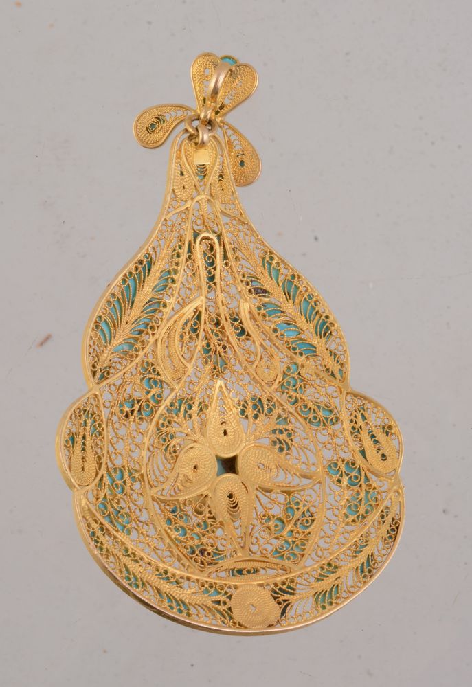 A filigree turquoise pendant - Image 2 of 2