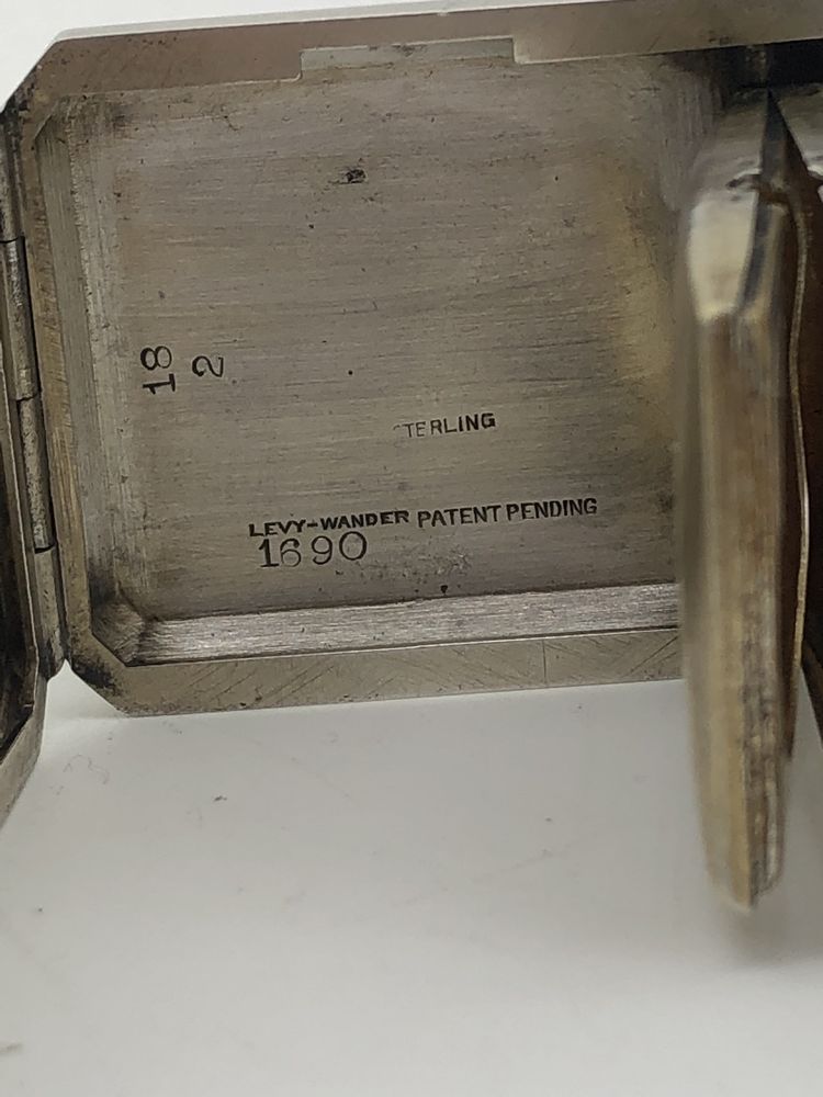 Abercrombie & Fitch, Silver coloured purse watch - Image 5 of 7