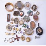 A group of mostly antique jewellery