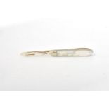 ϒ A silver and mother of pearl travelling fruit knife and fork