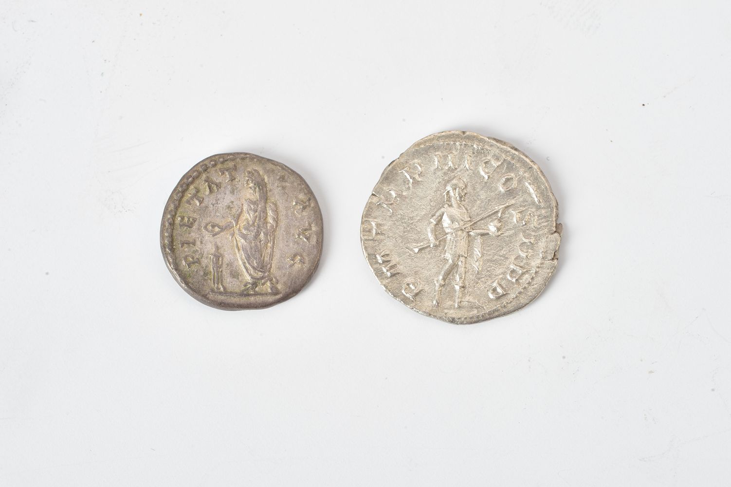 Rome, Septimius Severus (AD 193 - 211), silver Denarius - Image 2 of 2