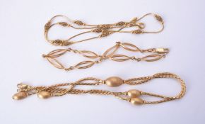 A gold coloured necklace