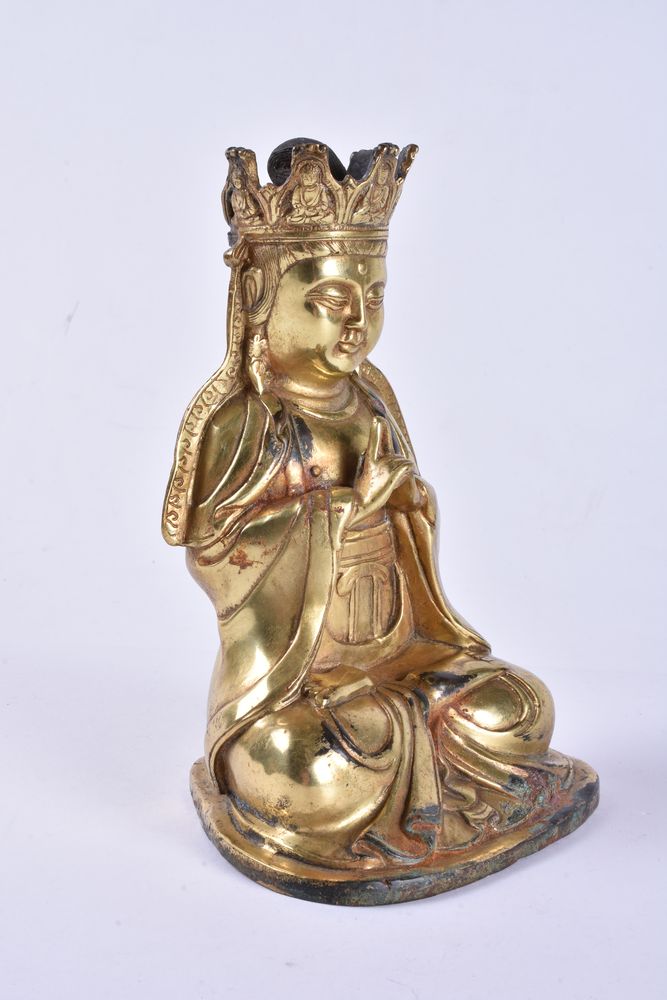 A Chinese gilt-bronze figure of Vairochana - Image 4 of 6