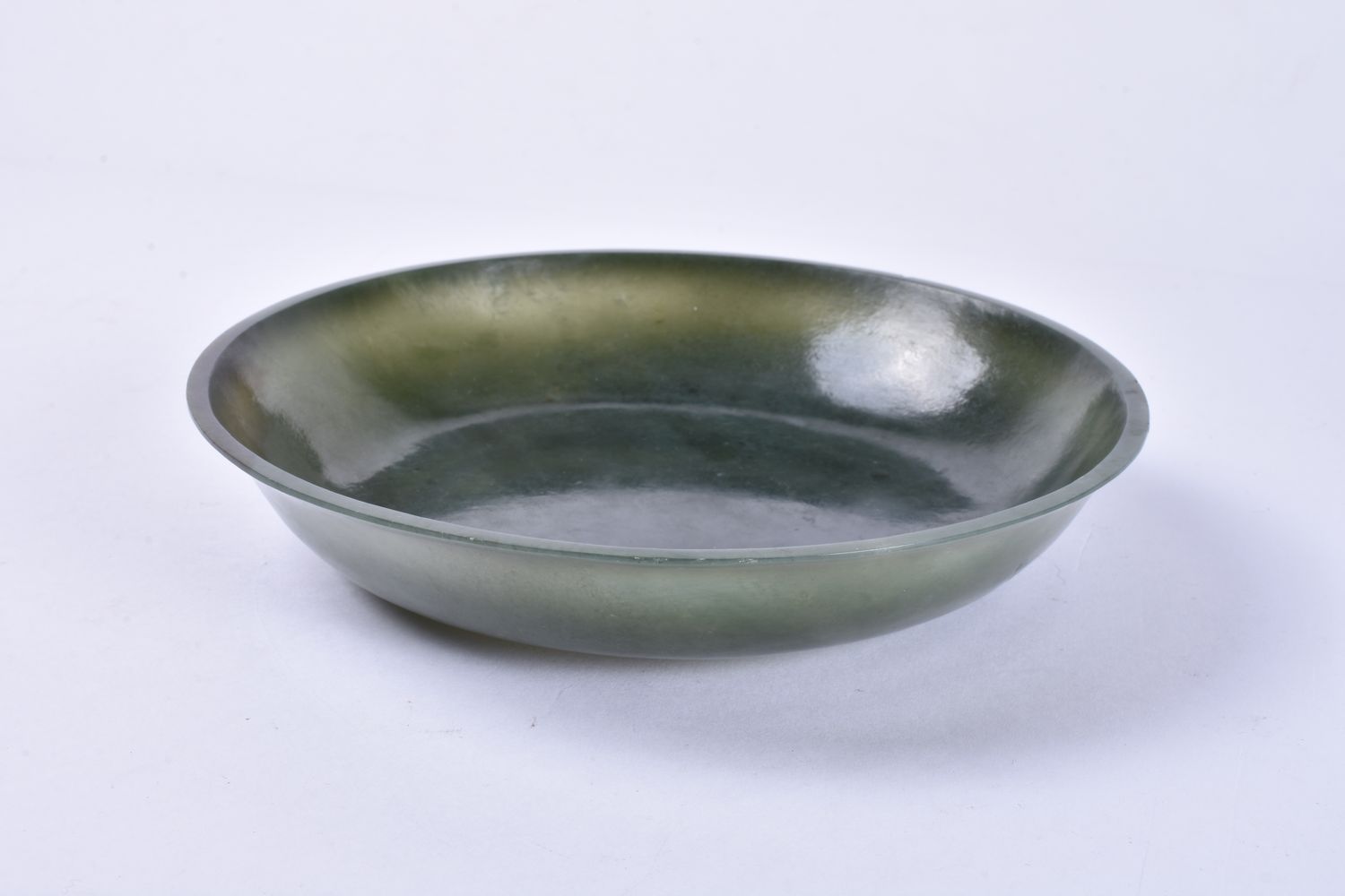 A Chinese spinach jade dish - Image 2 of 3