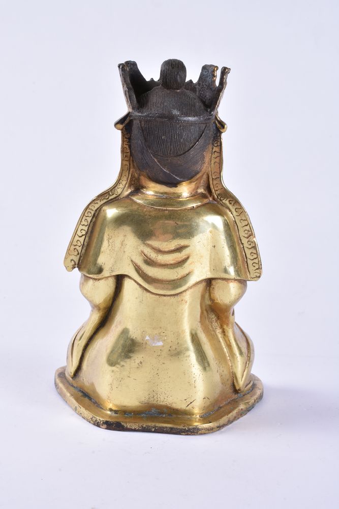 A Chinese gilt-bronze figure of Vairochana - Image 3 of 6