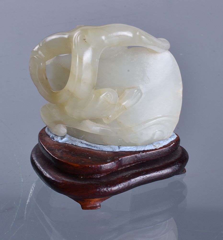 A Chinese celadon jade 'Chilong' carving - Image 3 of 4