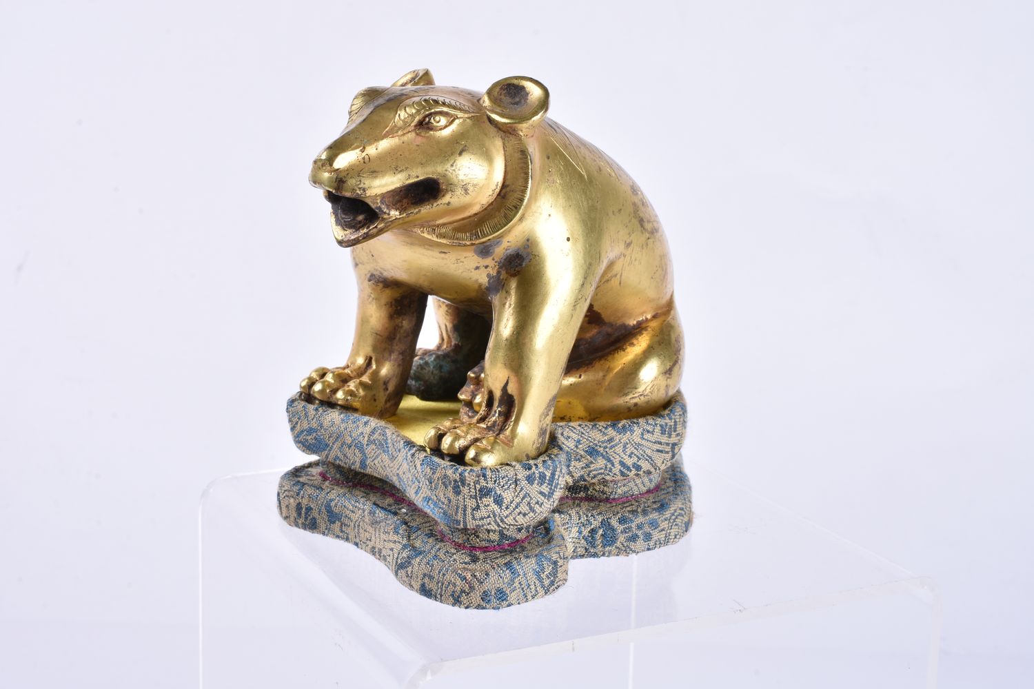 A Chinese gilt bronze figure of a seated bear - Image 2 of 4