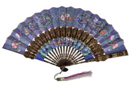 ϒ A Canton gilt and lacquered 'cabriolet' fan