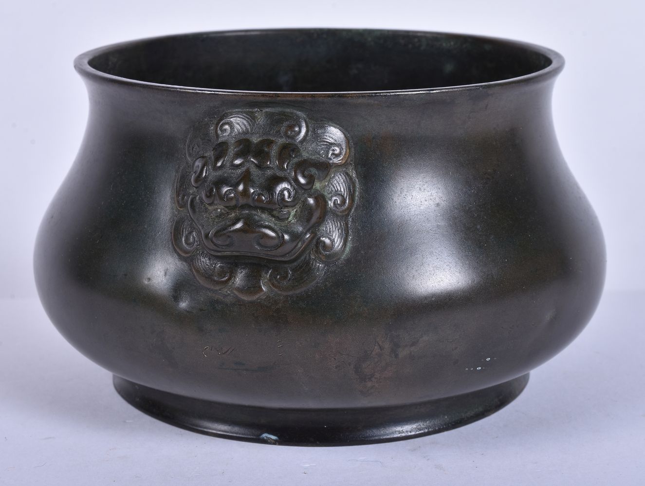A Chinese bronze two-handled censer - Image 2 of 4